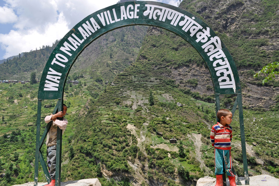 Photo of Malana Villagers Deny Vaccine Amid the Second Wave of the Pandemic 1/2 by Dinal Jain