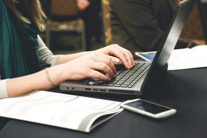 Photo of Poetry writing tips that can help you wi 1/1 by Robert Fabiano