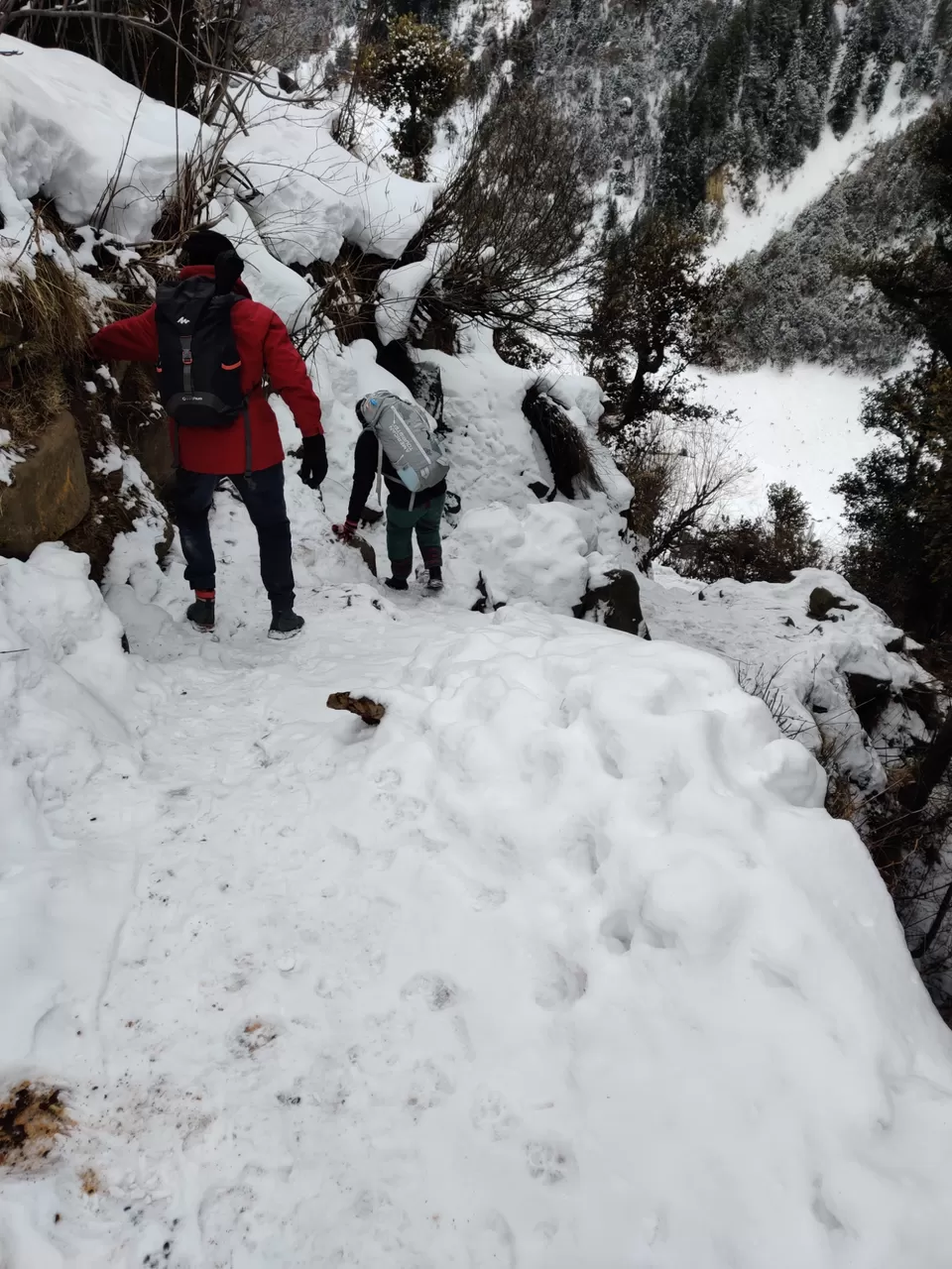 Photo of Waichin valley camps, Malana, Himachal Pradesh, India by Manikandan Dhanabal