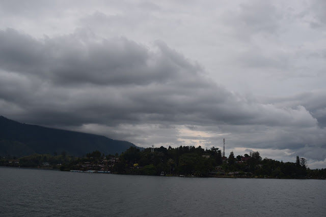 Photo of The Oceanic Lake Toba 5/5 by Chandrasekharan Ranganathan