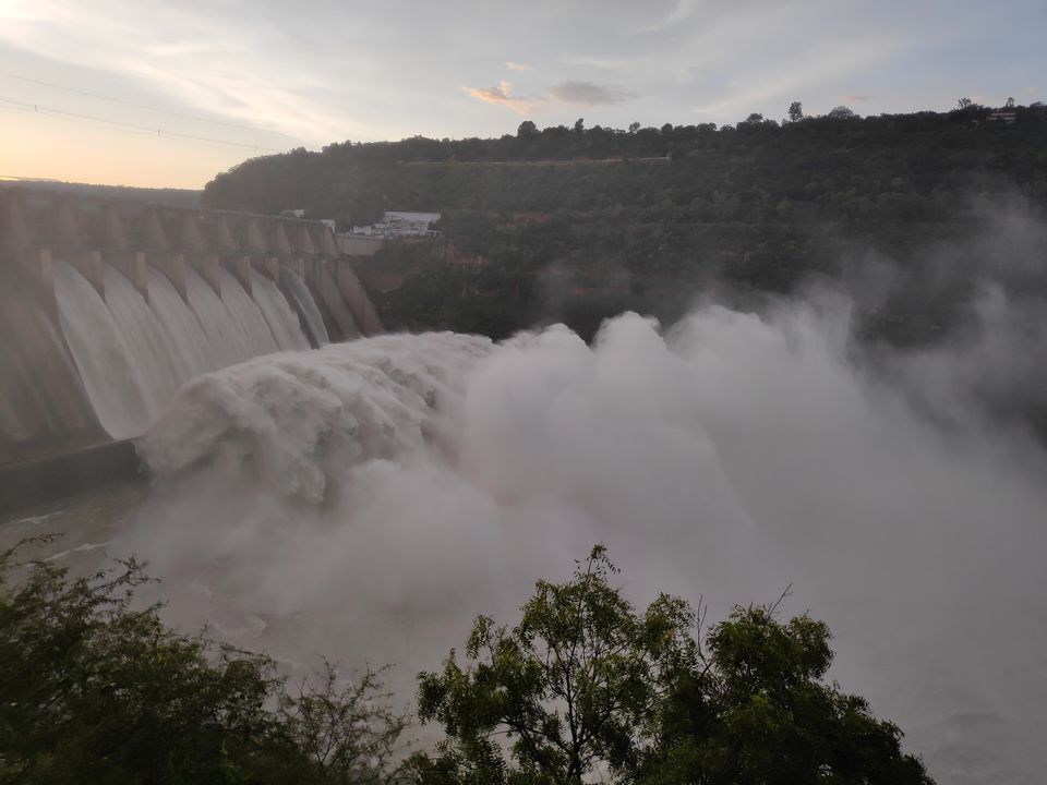 Photo of Srisailam Dam, Andhra Pradesh by Vamsi krishna
