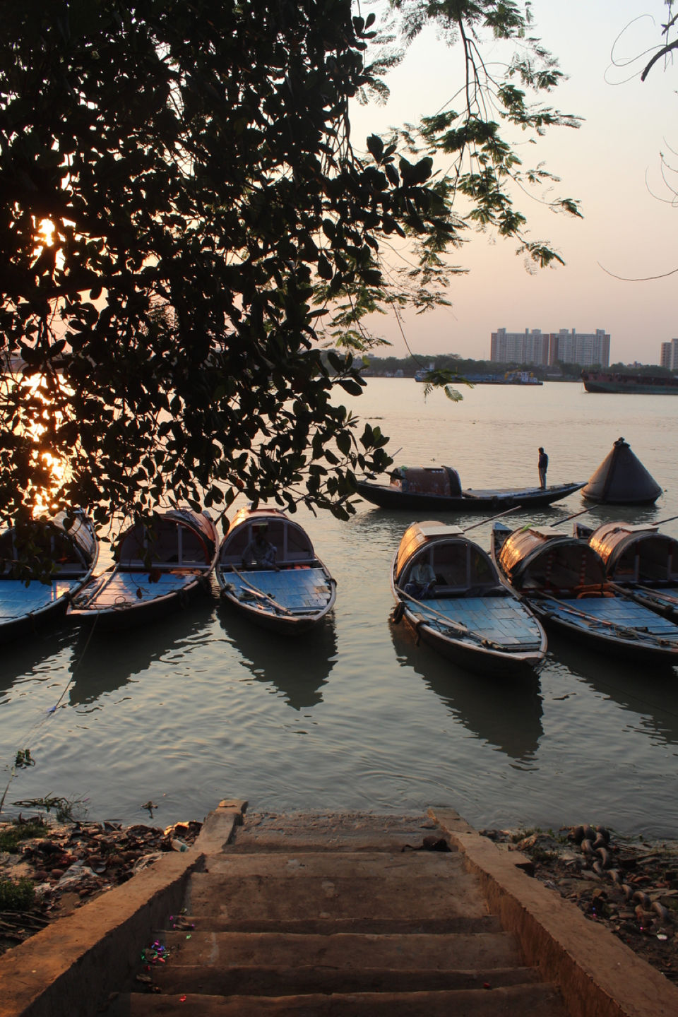 Photo of James Prinsep Ghat, Maidan, Fort William, Hastings, Kolkata, West Bengal, India by Iona Dsouza