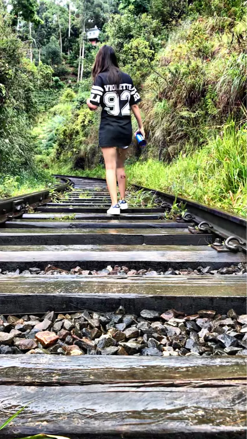 Photo of Nine Arches Bridge, Sri Lanka by Shobita Negi