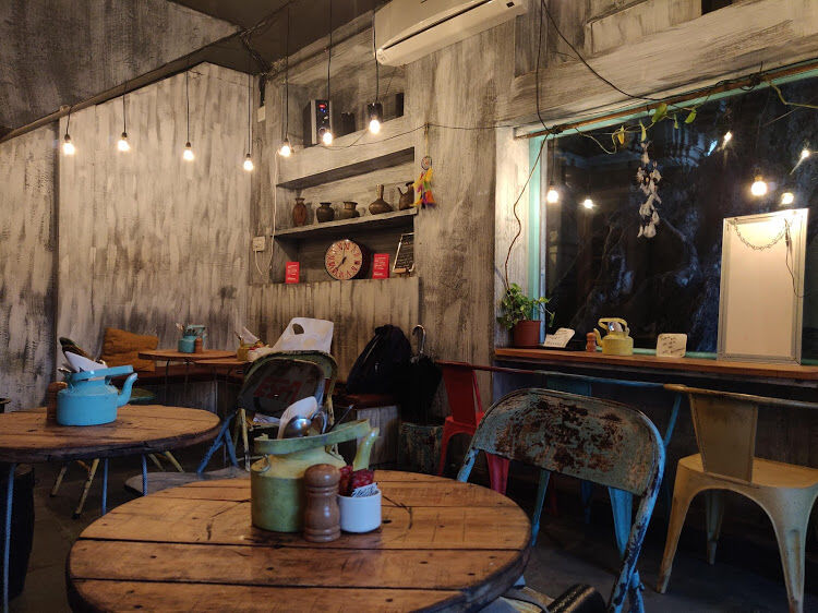 Photo of Helloboho Lake side Restaurant, Gangaur Ghat Marg, opp. bagore ki haveli, Ashoka Haveli, Silawatwari, Udaipur, Rajasthan, India by Shobita Negi