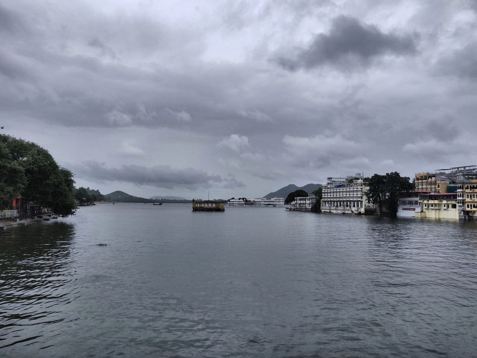 Photo of Lal Ghat Road, Near Jagdish Temple, Udaipur, Rajasthan, India by Shobita Negi