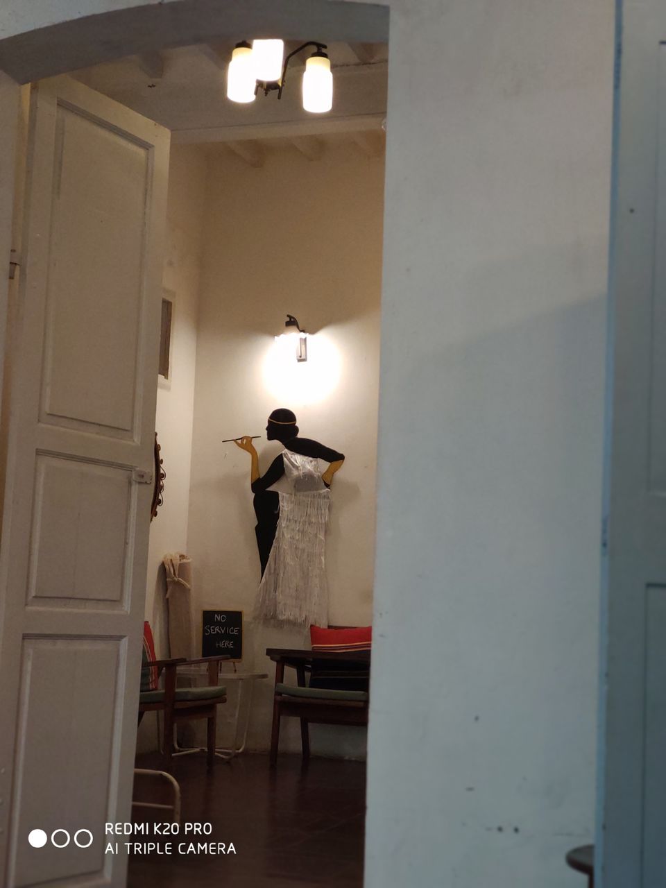 Photo of Cafe des Arts, Suffren Street, White Town, Puducherry, India by treasure traveling