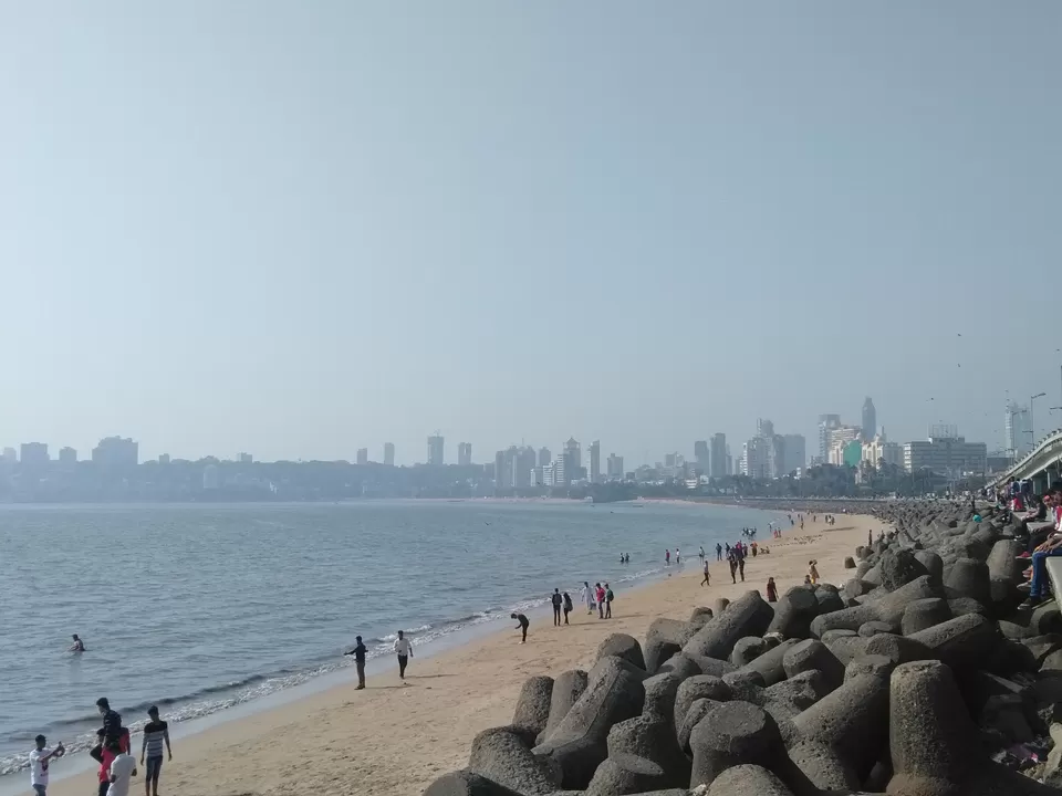 Photo of Marine Drive, Chowpatty, Girgaon, Mumbai, Maharashtra, India by Abhishek Marotkar