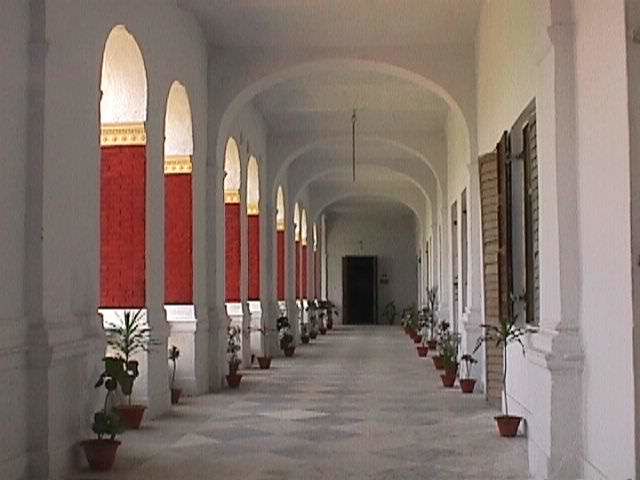 Photo of <i>Cooch Behar palace</i> 6/6 by Scorpio