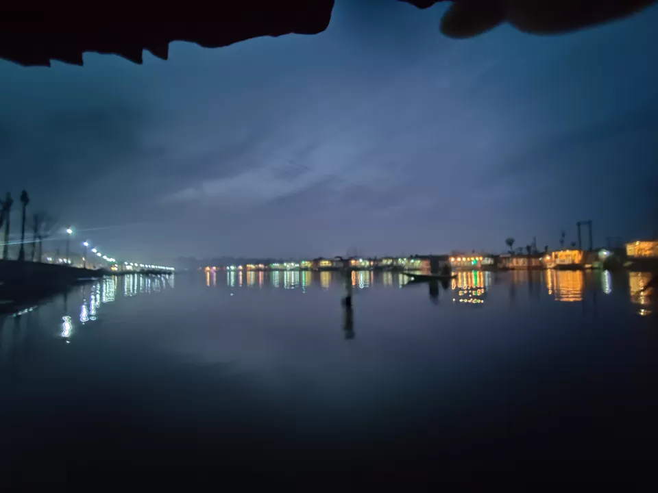 Photo of Dal Lake by Shrishti Srivastava