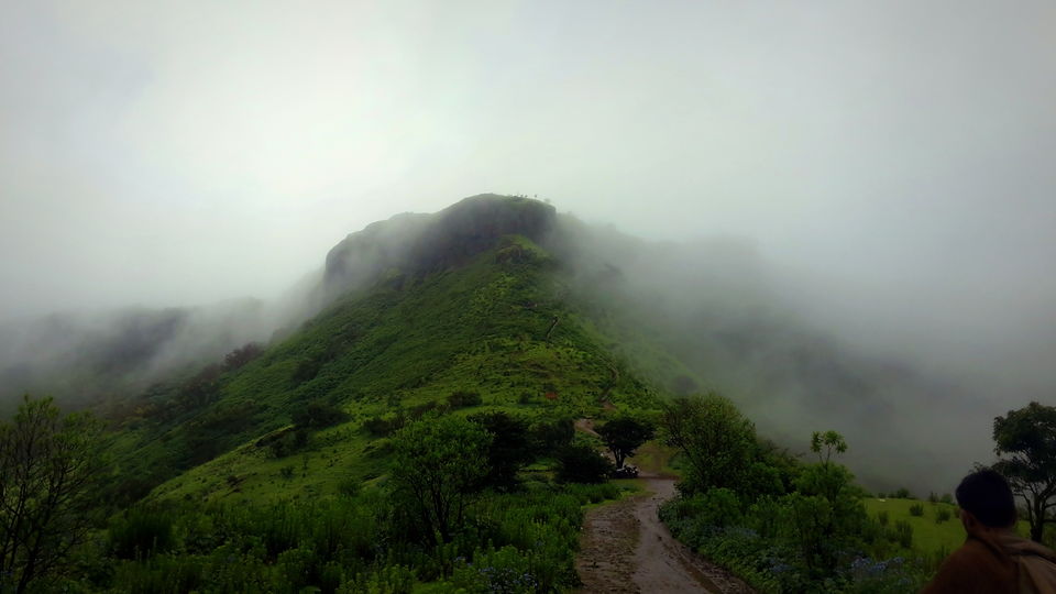 Photo of Embracing solitude at Raireshwar Fort by Aftab Damra