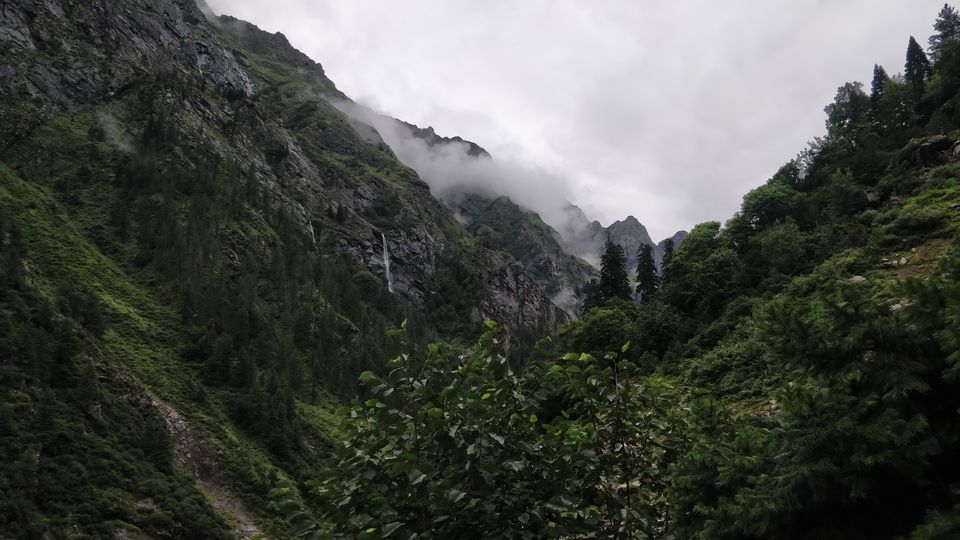 Photo of PIN PARVATI PASS: Our Rendezvous with verdant valleys and the hazel-colored Himalayas 6/36 by Nitika Sharma