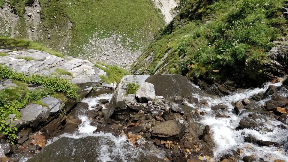 Photo of PIN PARVATI PASS: Our Rendezvous with verdant valleys and the hazel-colored Himalayas 11/36 by Nitika Sharma