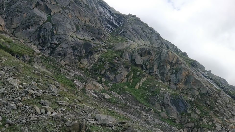 Photo of PIN PARVATI PASS: Our Rendezvous with verdant valleys and the hazel-colored Himalayas 19/36 by Nitika Sharma