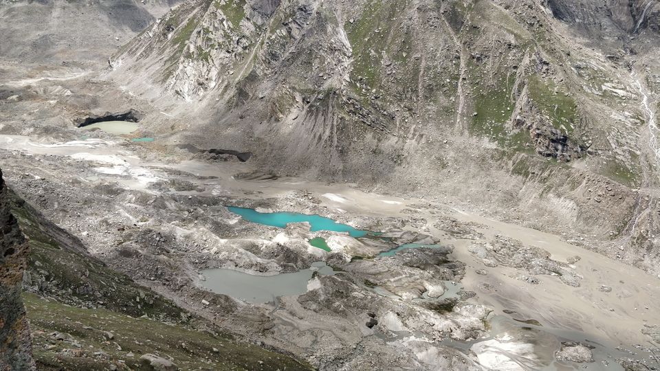 Photo of PIN PARVATI PASS: Our Rendezvous with verdant valleys and the hazel-colored Himalayas 21/36 by Nitika Sharma