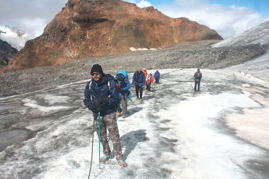 Photo of PIN PARVATI PASS: Our Rendezvous with verdant valleys and the hazel-colored Himalayas 26/36 by Nitika Sharma