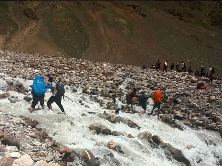 Photo of PIN PARVATI PASS: Our Rendezvous with verdant valleys and the hazel-colored Himalayas 31/36 by Nitika Sharma
