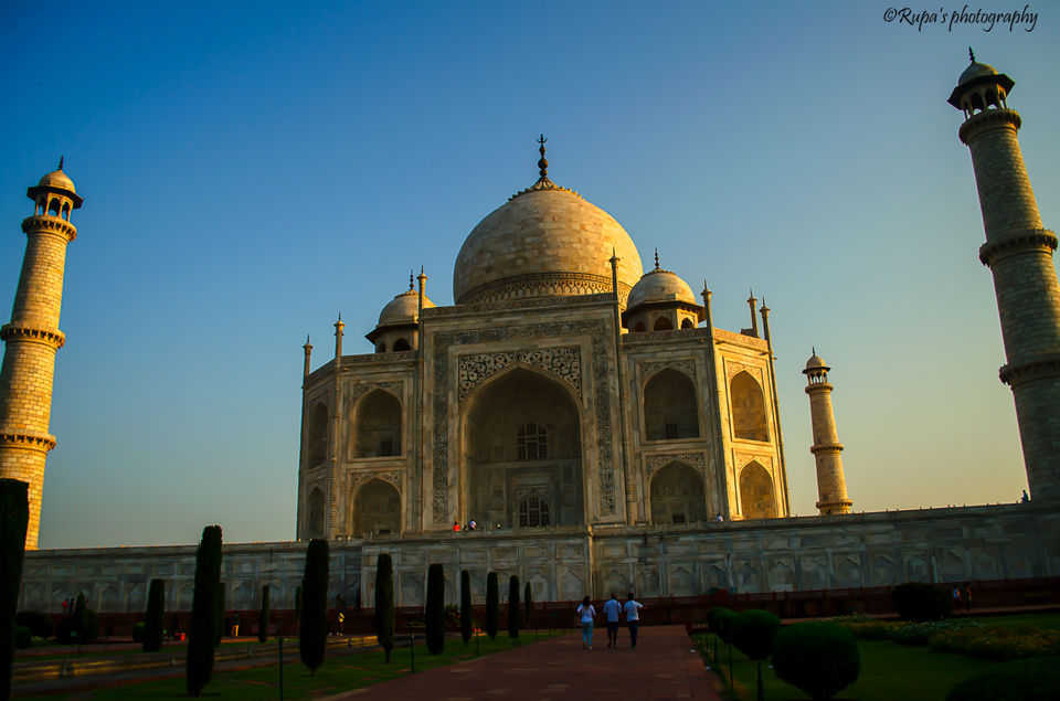 Photo of Taj Mahal, Agra, Uttar Pradesh, India by Rupa Majumder