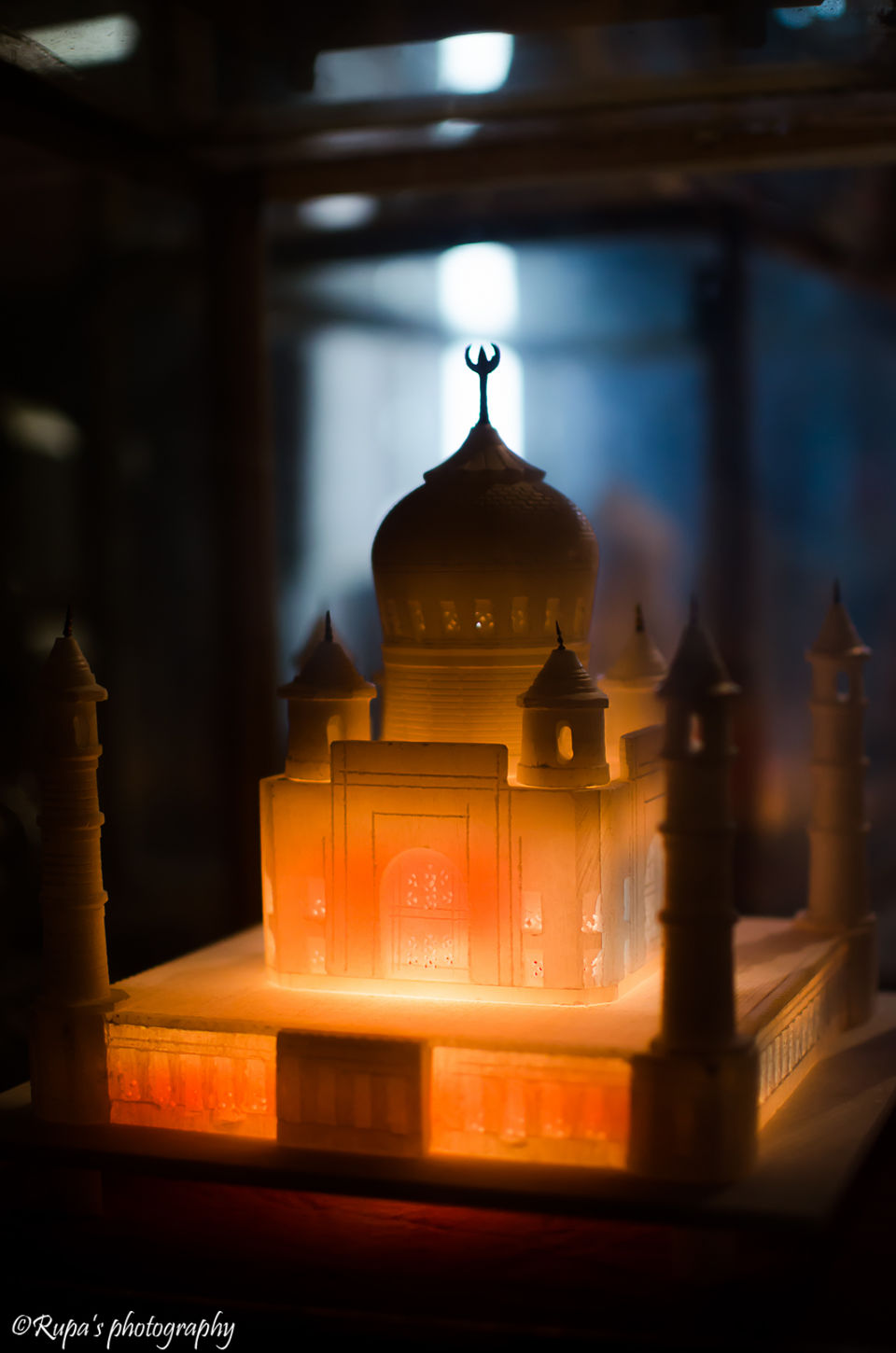 Photo of Taj Mahal, Agra, Uttar Pradesh, India by Rupa Majumder
