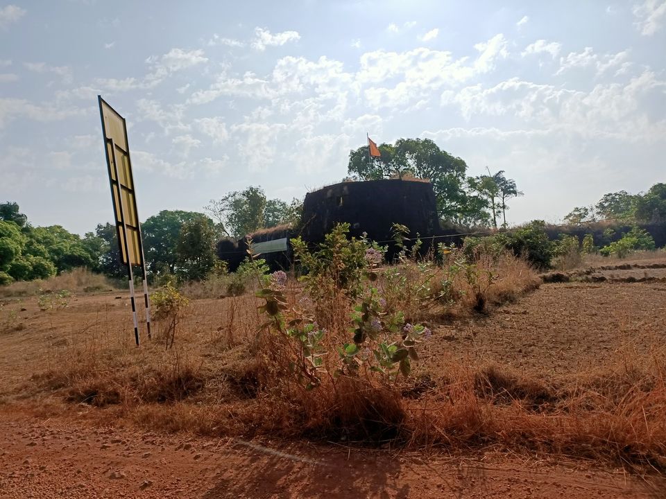 Photo of Ambolgad Fort, Ambolgad, Maharashtra, India by Rama Kant Gupta