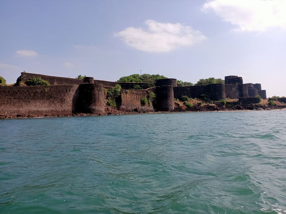 Photo of Yashwant Gad Fort, Redi, Khalchikar, Maharashtra, India by Rama Kant Gupta
