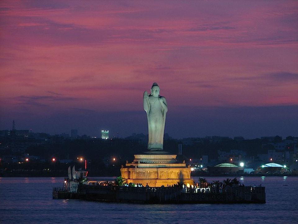 Photo of Hussain Sagar, Hyderabad, Telangana, India by Shivali Singh
