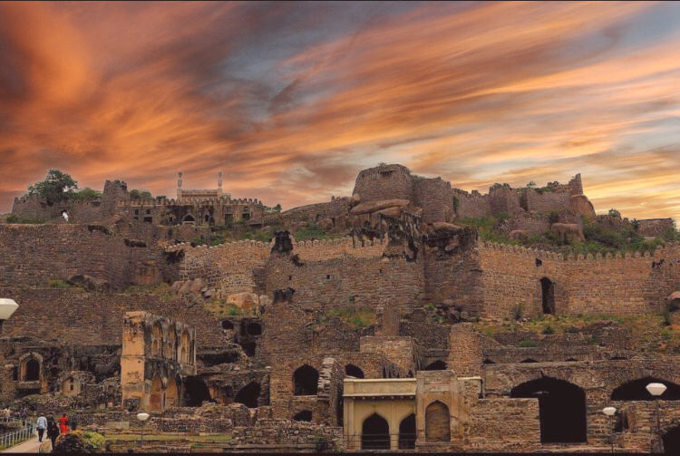 Photo of Golconda fort !! एक गुलशन था जलवानुमां इस जगह (Fortress - 400 years ago) of Diamond mines by Sheetal Vibhuti escapingsoul.in