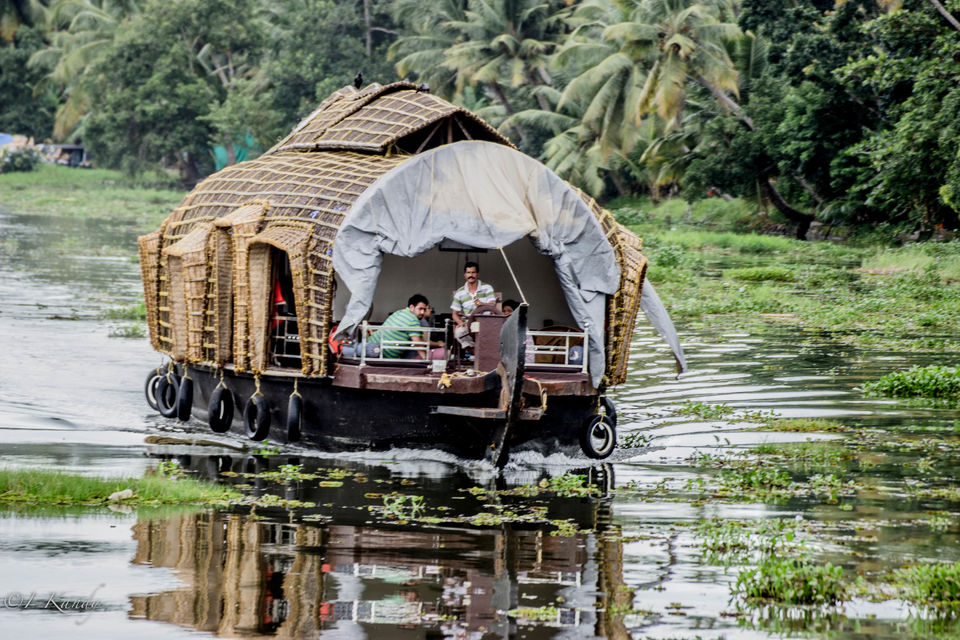 Photo of Pocket-friendly cruise in Kerala backwaters 6/8 by Krisha Chakraborty