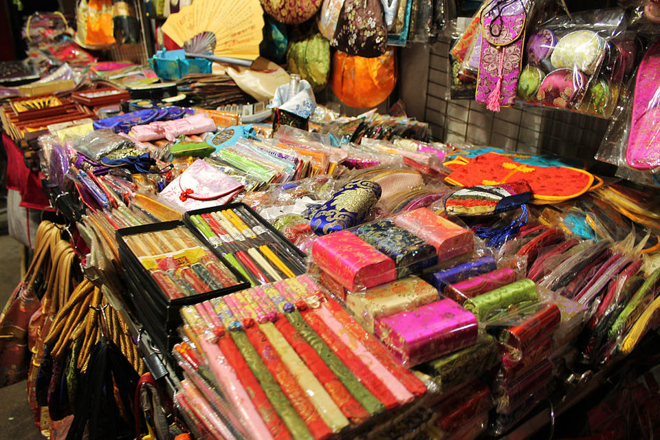 Photo of The Best Street Shopping in Hong Kong – Bountiful Bargains Galore! 1/5 by william barry