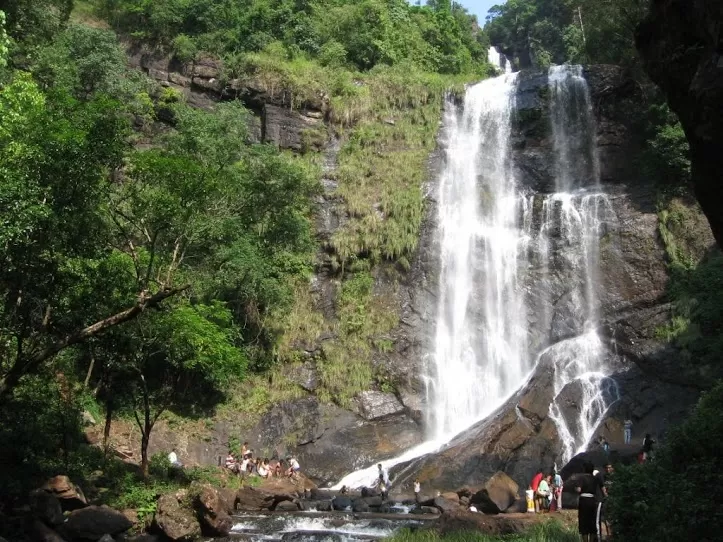 Photo of Hebbe Waterfalls, Kesavinamane, Karnataka, India by Yamini Vijendran