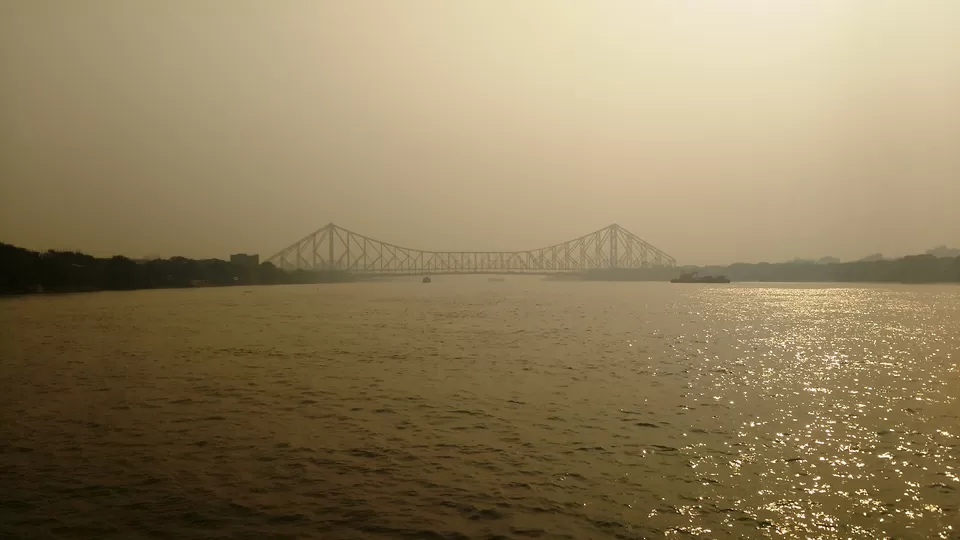 Photo of Howrah Bridge, West Bengal, India by Vaisakh Somanath