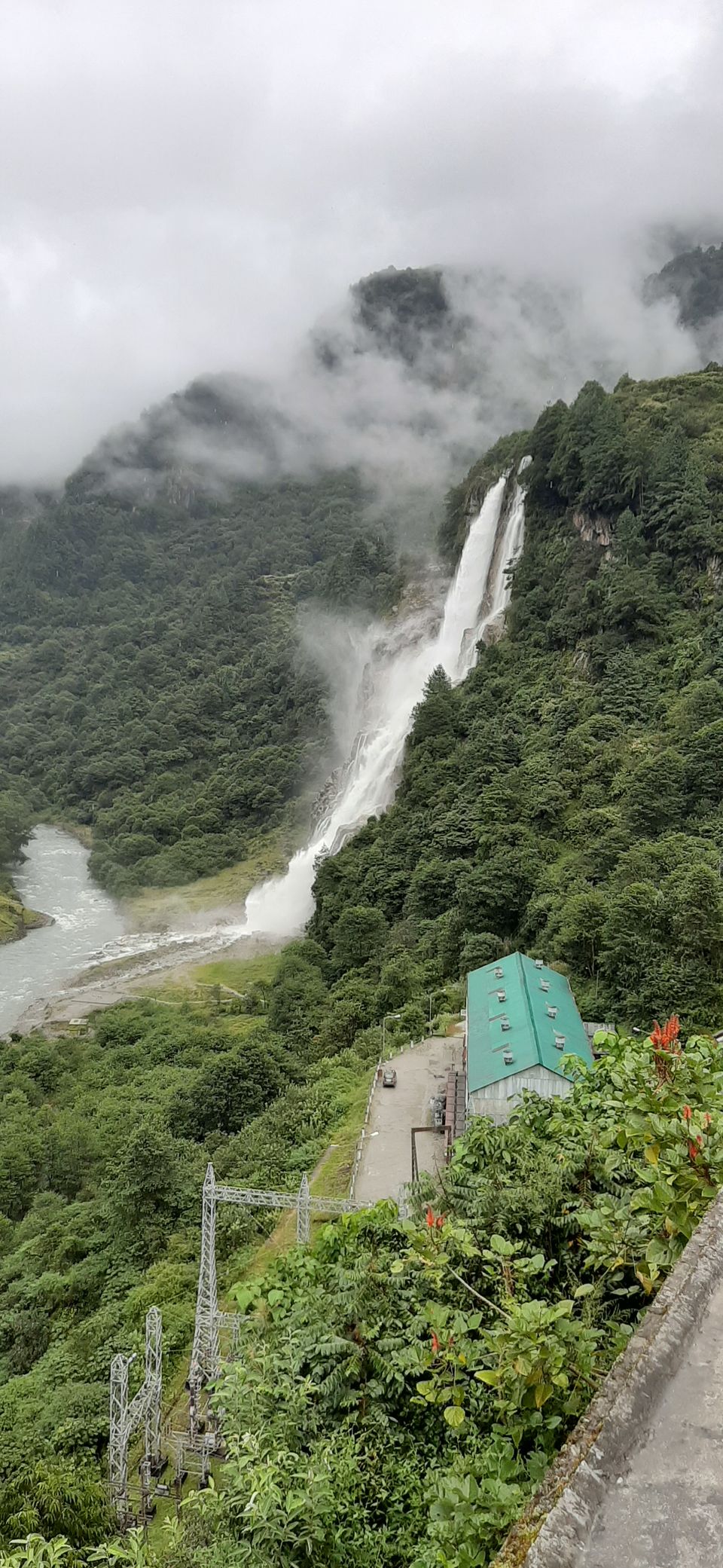 Photo of Nuranang Waterfalls, Cona, Shannan by Ashish Kapoor