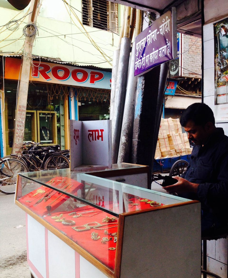 Photo of Dariba Kalan: The Lane of Incomparable Pearls & Jalebis no traveller should miss 2/20 by Srishti Jha