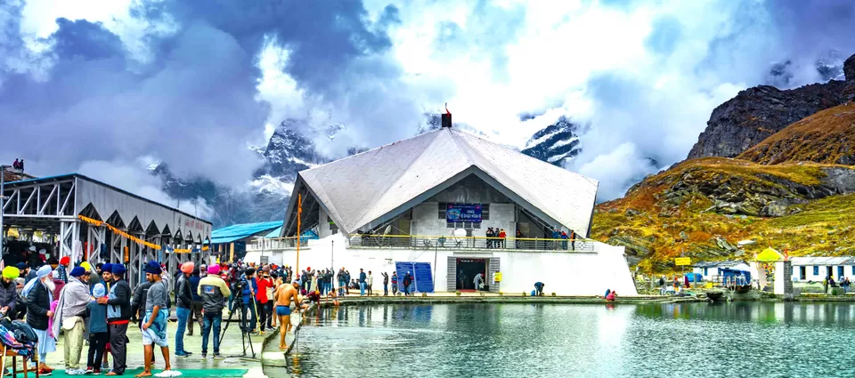 Photo of Gurudwara Shri Hemkund Sahib Ji, Uttarakhand, India by Shishir24