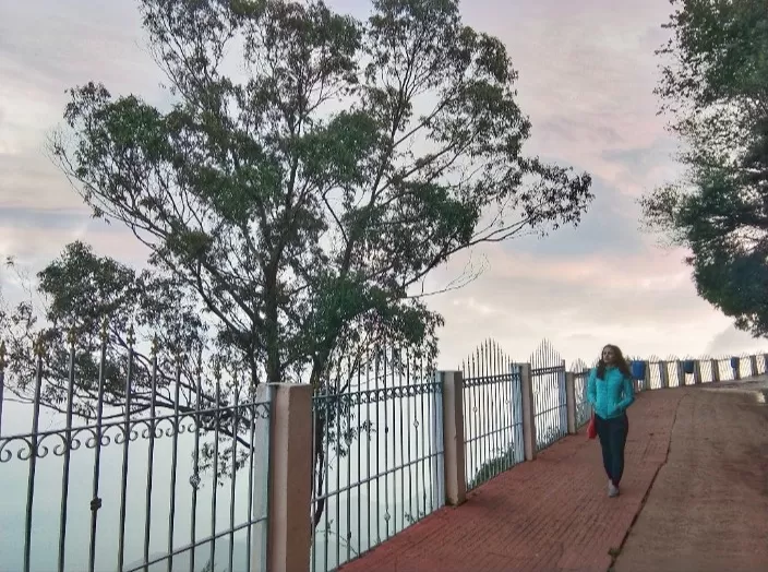 Photo of Coakers Walk - Kodaikanal, Coaker's Walk, Kodaikanal, Tamil Nadu, India by ItinerariesByDnKomi
