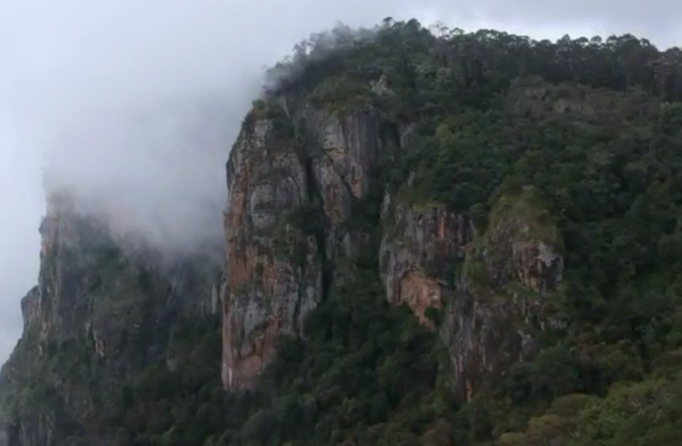 Photo of Pillar Rocks Viewpoint, Pillar Rocks Road, Kodaikanal, Tamil Nadu, India by ItinerariesByDnKomi