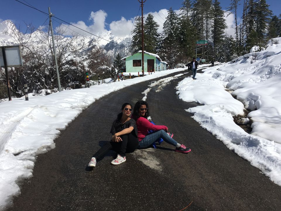 Photo of Auli - A Snow covered Fairy Land In India 8/26 by Renu Mahajan