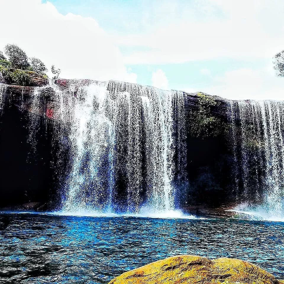 Photo of Krang Suri Falls, Krang Suri Road, Meghalaya, India by Reet Jakharia