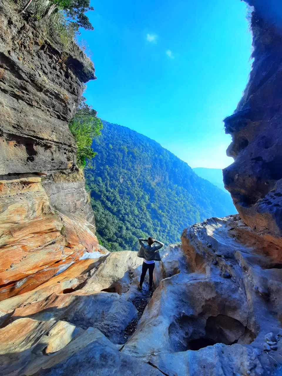 Photo of Nohkalikai, Meghalaya, India by Reet Jakharia