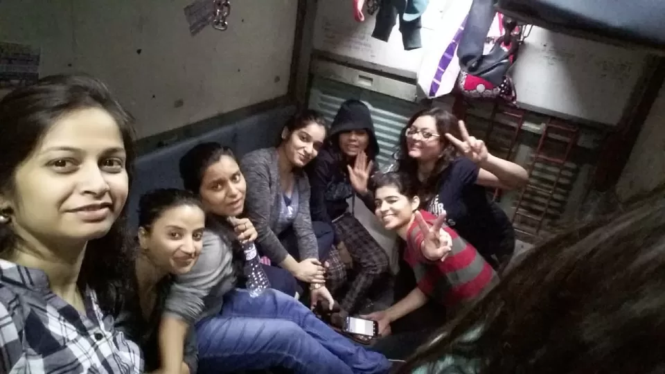 Photo of 8 Delhi Girls | Sleeper Coach | Total Mess | Memorable AF #LifeOnATrain by Simi