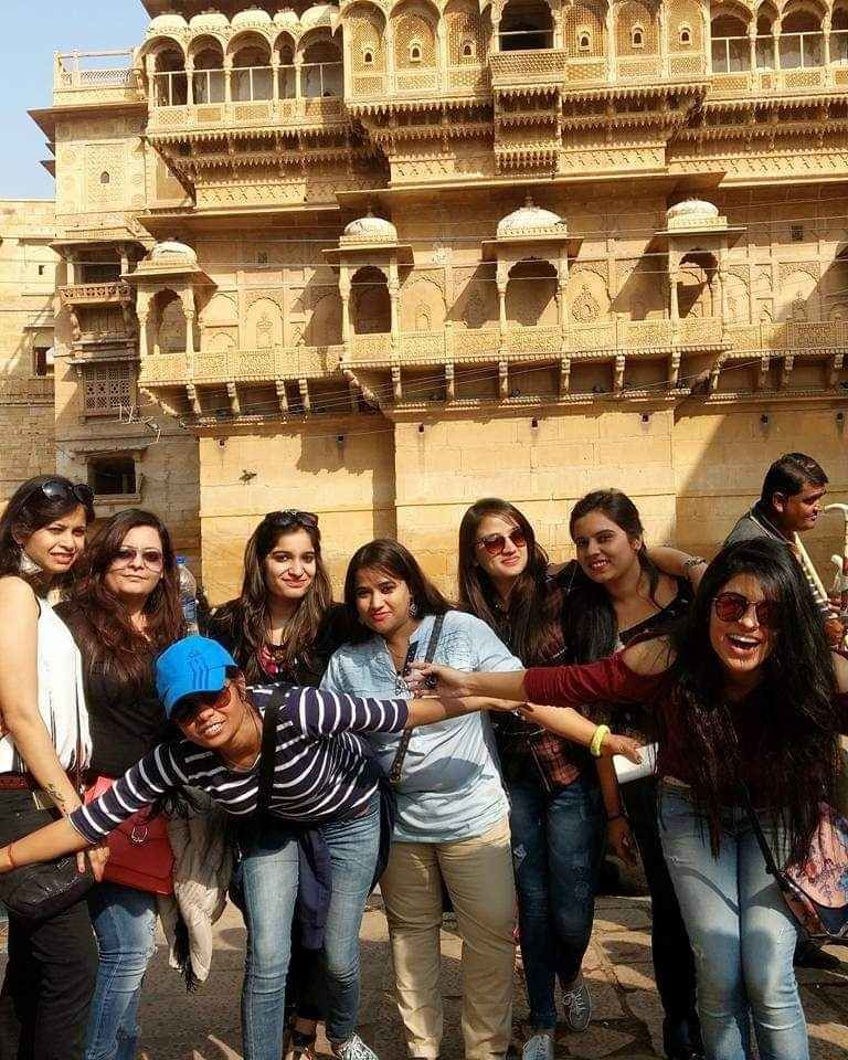 Photo of 8 Delhi Girls | Sleeper Coach | Total Mess | Memorable AF #LifeOnATrain by Simi