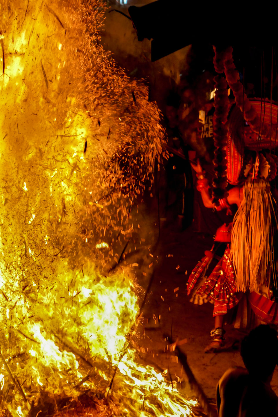 Witnessing Kerala’s Celestial Theyyam Festival – A How To Guide - Tripoto