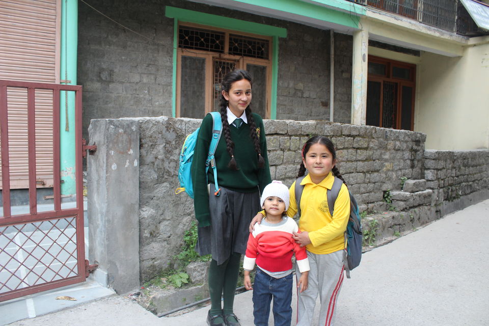 Photo of Mall Road, Siyal, Manali, Himachal Pradesh, India by Shreyas Macwan