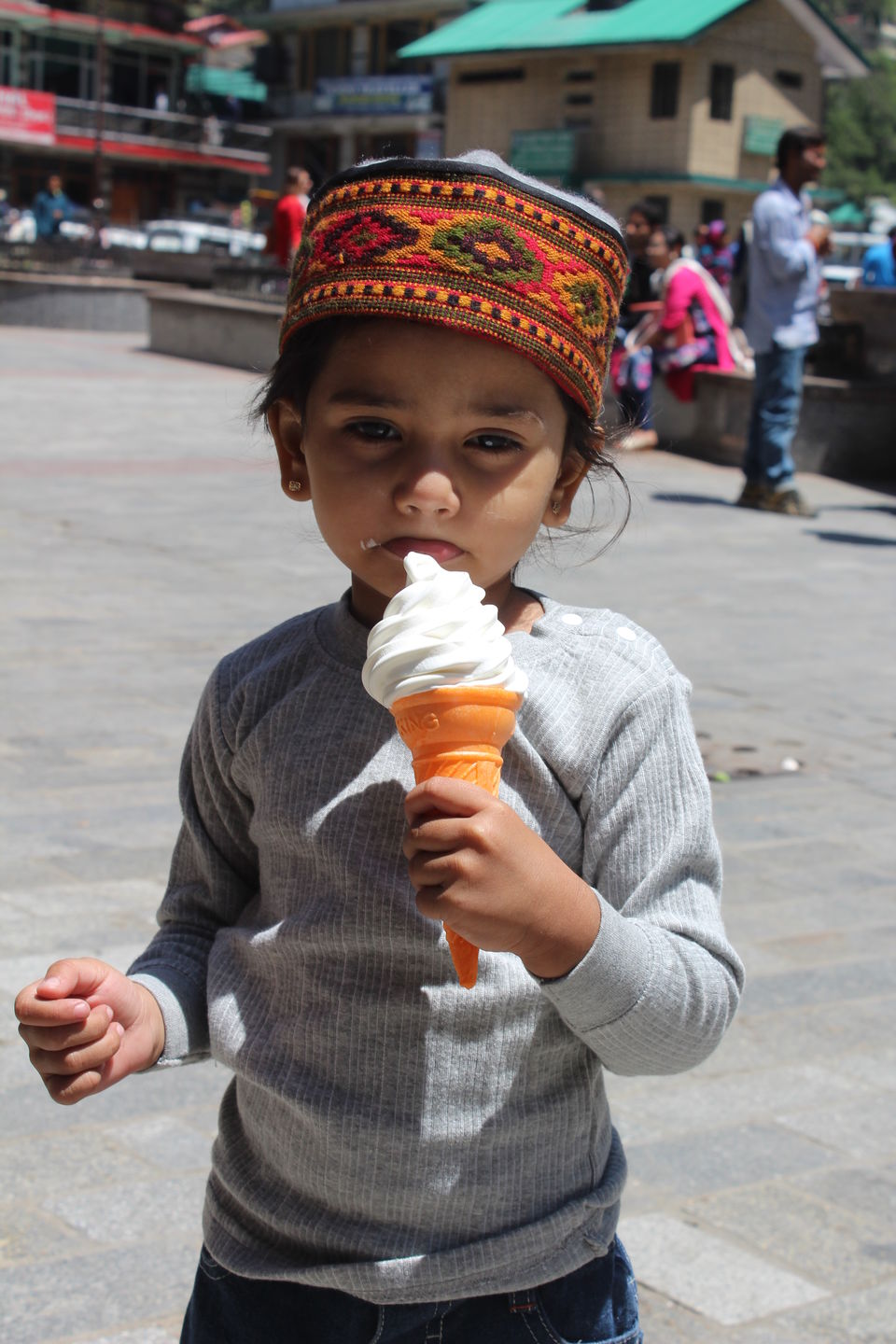 Photo of Mall Road, Siyal, Manali, Himachal Pradesh, India by Shreyas Macwan