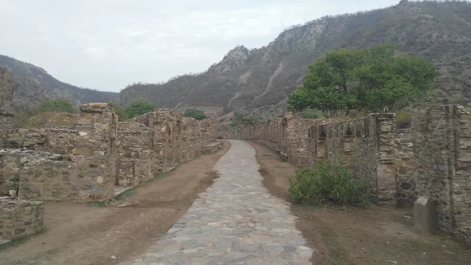 Photo of Bhangarh Fort, Bhangarh, Rajasthan, India by Shreyas Macwan