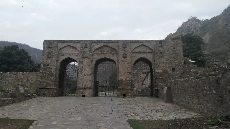 Photo of Bhangarh Fort, Bhangarh, Rajasthan, India by Shreyas Macwan