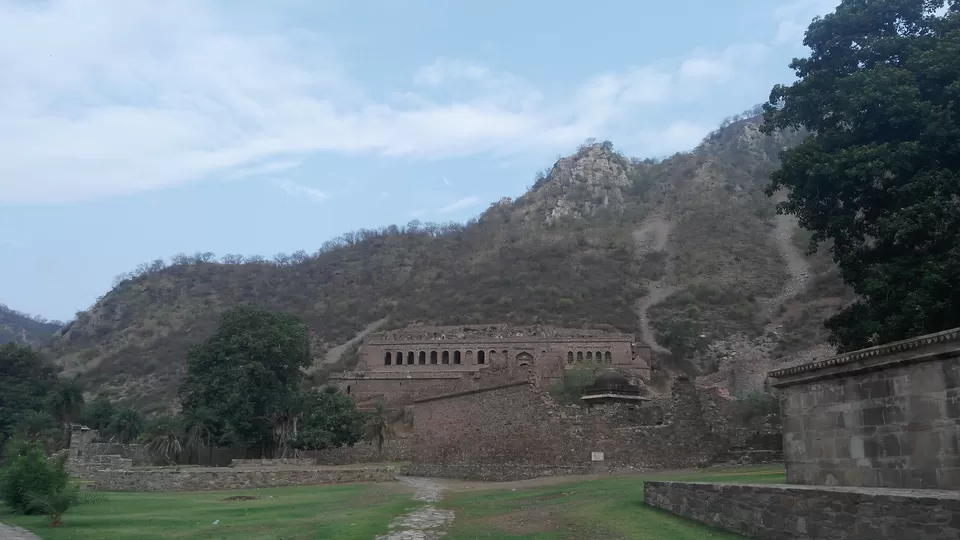 Photo of Bhangarh Fort, Bhangarh, Rajasthan, India by Shreyas Macwan