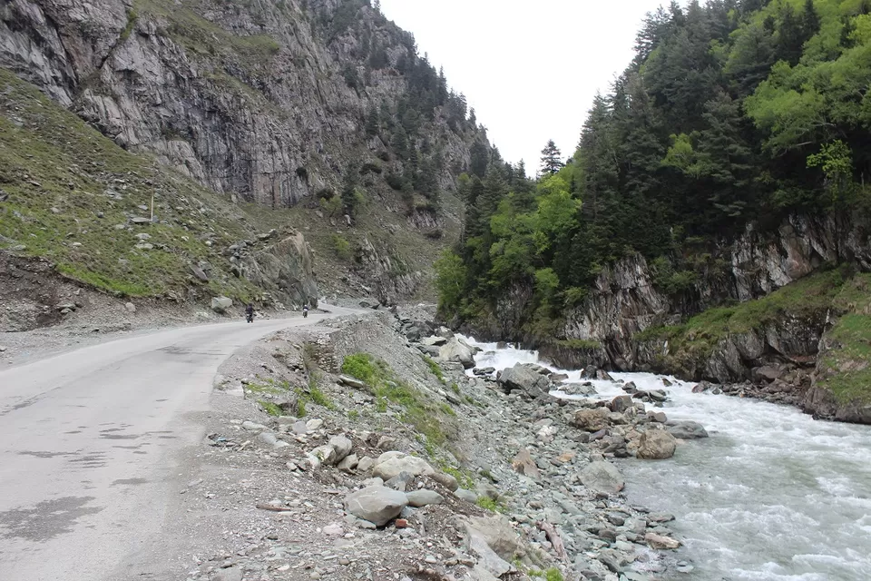 Photo of Hung Park (Ferooz), Srinagar - Ladakh Highway, Forest Block by Shreyas Macwan