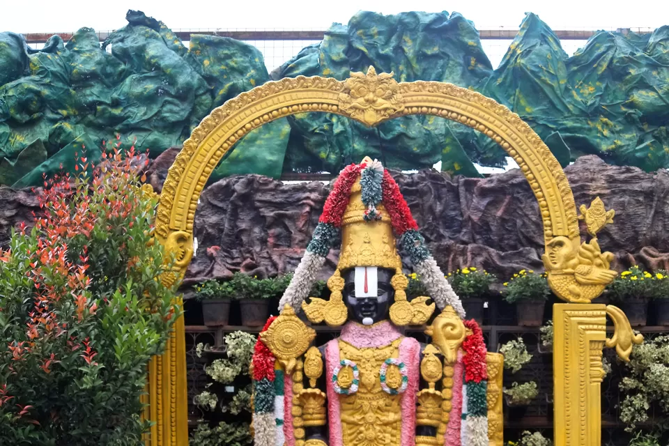 Photo of First Night Drive to Tirupati-Tiruchanur-SriKalahasti-Kanipakam by Rakesh Chilumuru