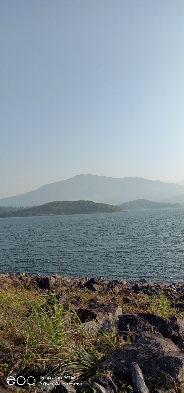 Photo of Banasura Sagar Dam, Padinjarathara, Kerala by Aravinth K