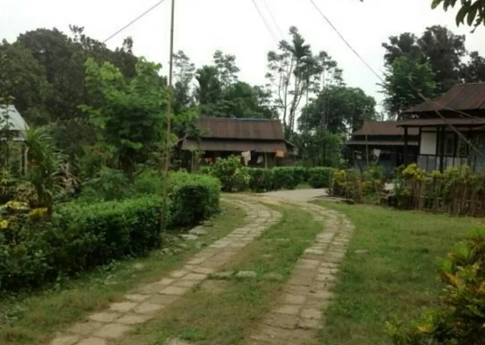 Photo of Mawlynnong by Chetna Khetawat (The Vagabond Dreamer)